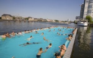 08_Badeschiff-135580144-1680x1050